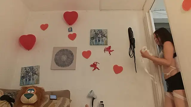 CarolineAikos online show from February 13, 2026, 1:00 pm