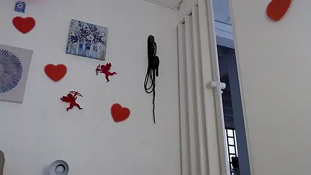 CarolineAikos online show from February 19, 2026, 12:13 pm