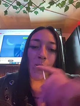 Lia  white online show from December 22, 2025, 11:38 pm