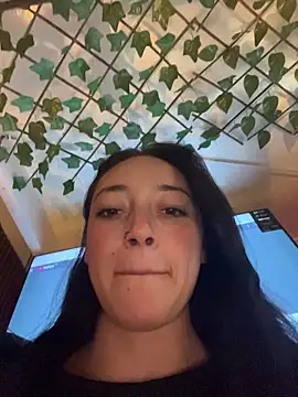 Lia  white online show from December 17, 2025, 11:32 pm