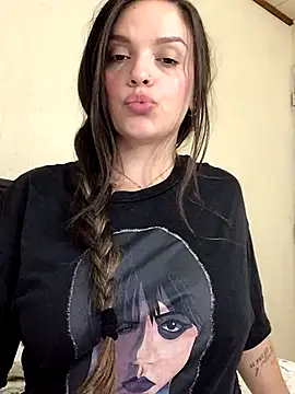 DianneVega online show from November 30, 2025, 8:37 am