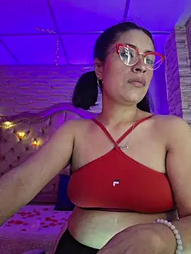 Snapshot of Roxanne_Han chatting on February 11, 2026, 12:05 pm Roxanne Han online show from February 11, 2026, 12:05 pm