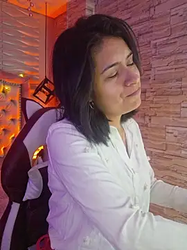 Snapshot of Roxanne_Han chatting on February 8, 2026, 12:03 pm Roxanne Han online show from February 8, 2026, 12:03 pm