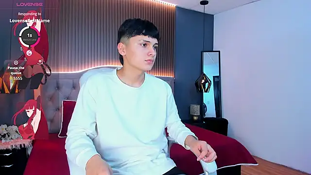 Maxii18  online show from October 30, 2025, 7:11 pm