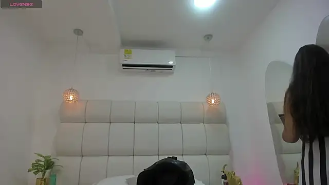 Videl Star online show from December 18, 2025, 7:07 pm