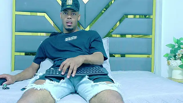 Neytanmalcon online show from November 22, 2025, 9:02 pm