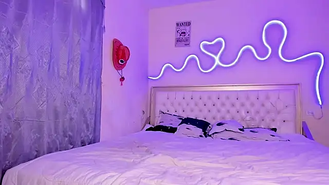 briana hot03 online show from October 27, 2025, 5:36 pm