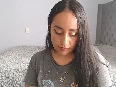 cute8smile online show from November 5, 2025, 5:27 pm