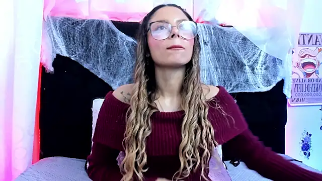 Snapshot of Eviy_queen chatting on October 27, 2025, 9:49 pm Eviy queen online show from October 27, 2025, 9:49 pm