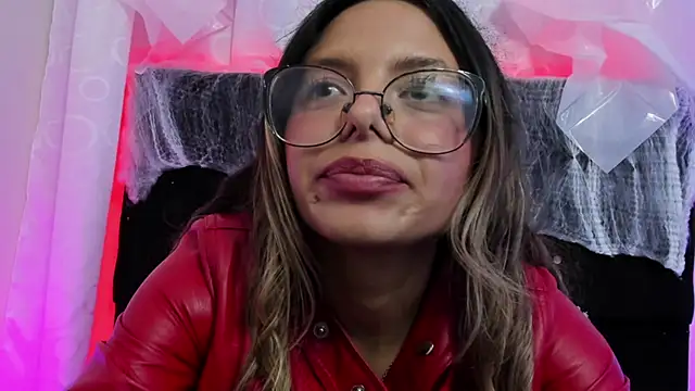 Snapshot of Eviy_queen chatting on October 23, 2025, 10:52 pm Eviy queen online show from October 23, 2025, 10:52 pm