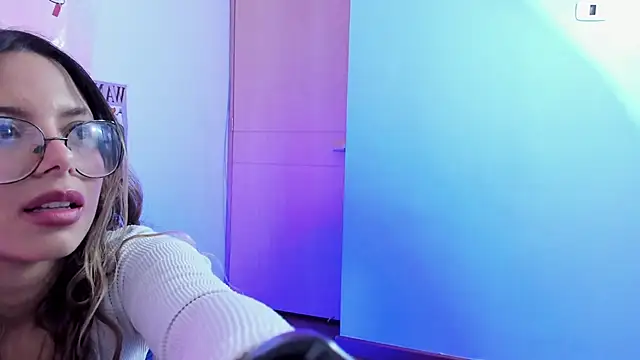 Snapshot of Eviy_queen chatting on October 22, 2025, 10:19 pm Eviy queen online show from October 22, 2025, 10:19 pm