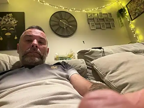 plymouthlad82 online show from April 22, 2026, 10:16 pm