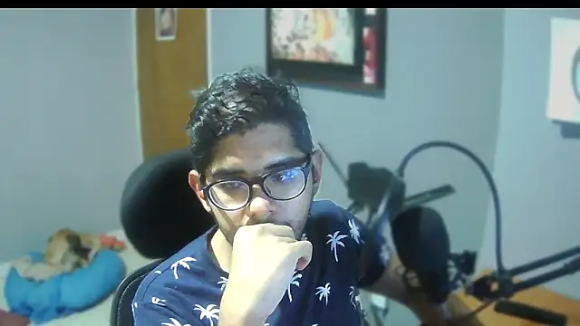 Snapshot of MoAntoMora chatting on November 5, 2025, 10:24 pm MoAntoMora online show from November 5, 2025, 10:24 pm