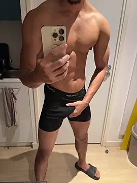 bigDickParis92 online show from October 25, 2025, 5:46 pm