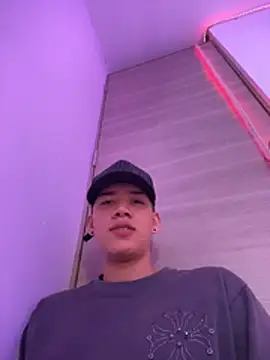 Snapshot of Miguel_Cagee1 chatting on October 27, 2025, 8:26 am Miguel Cagee1 online show from October 27, 2025, 8:26 am