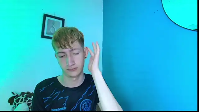 Erick Taylor3 online show from April 15, 2026, 7:58 pm