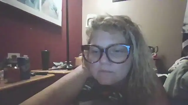 Justcurio777 online show from May 16, 2026, 4:22 am