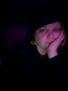 Snapshot of EmmaSunshine9000 chatting on October 23, 2025, 2:32 am EmmaSunshine9000 online show from October 23, 2025, 2:32 am