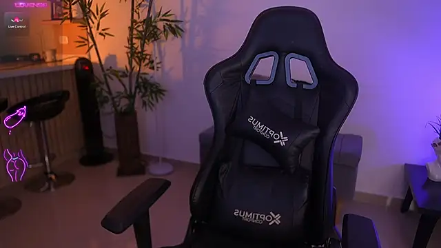 JessicaPratt online show from April 8, 2026, 7:15 pm