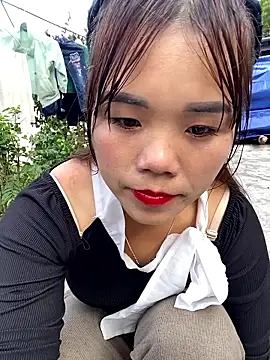 nachi-baby online show from November 21, 2025, 8:02 am