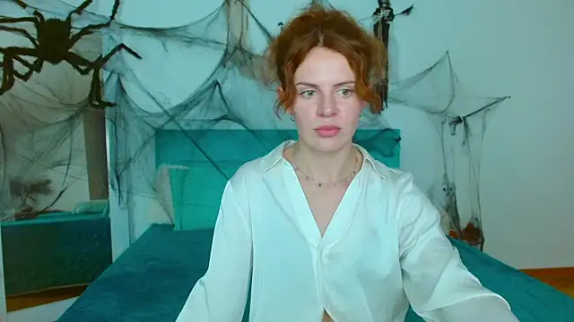 Lina muse  online show from October 28, 2025, 1:32 pm