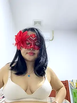 Lona Thien online show from October 26, 2025, 5:35 pm