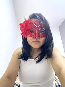 Lona Thien online show from October 26, 2025, 12:00 am