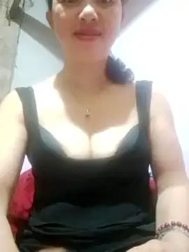 TRIEUTRIEU20 online show from April 15, 2026, 8:42 pm