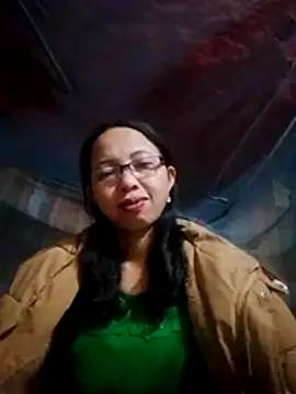 TRIEUTRIEU20 online show from November 24, 2025, 3:01 pm