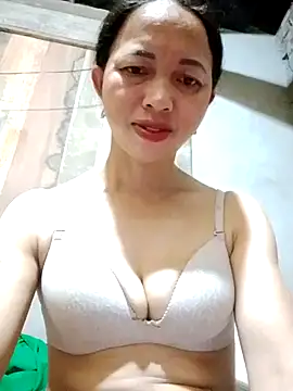 TRIEUTRIEU20 online show from November 9, 2025, 7:18 pm