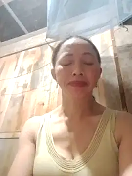 TRIEUTRIEU20 online show from November 1, 2025, 1:49 pm