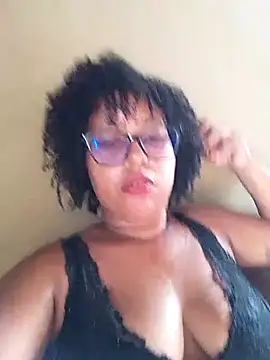 Snapshot of TMaya01 chatting on October 26, 2025, 4:18 pm TMaya01 online show from October 26, 2025, 4:18 pm