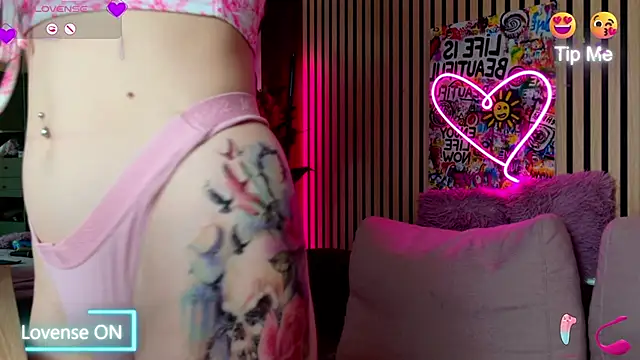 MirunaHaze online show from April 11, 2026, 7:45 am