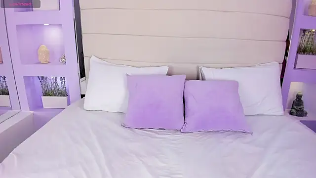 AmyColman  online show from January 15, 2026, 12:08 pm