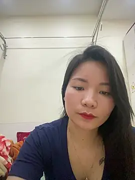 Bee Yellow00 online show from March 30, 2026, 5:09 am