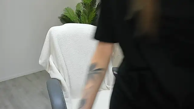 Snapshot of Arya_Anna chatting on February 9, 2026, 8:23 am Arya Anna online show from February 9, 2026, 8:23 am