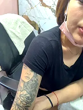 Snapshot of Lavenus24 chatting on October 23, 2025, 5:11 pm Lavenus24 online show from October 23, 2025, 5:11 pm