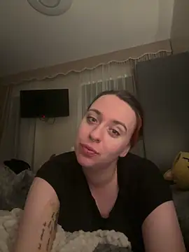 Latexaddictx  online show from February 27, 2026, 7:24 pm