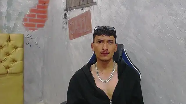 SavageLover  online show from December 21, 2025, 5:03 pm