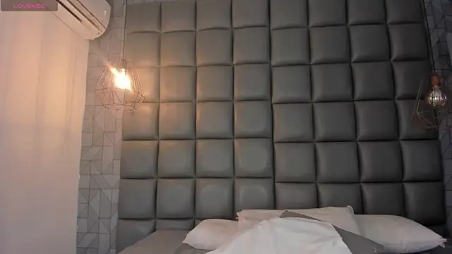 dannavelvet online show from March 25, 2026, 12:59 pm