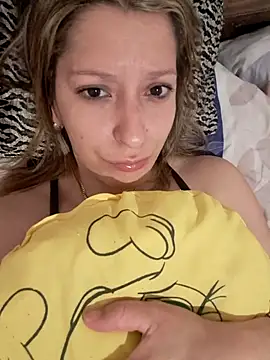 Snapshot of Katyfoxie chatting on October 27, 2025, 3:51 am Katyfoxie online show from October 27, 2025, 3:51 am