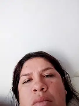 Snapshot of kari_24 chatting on November 5, 2025, 1:03 pm kari 24 online show from November 5, 2025, 1:03 pm