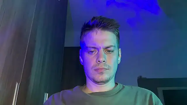 Snapshot of JendesOlbertx chatting on October 26, 2025, 4:18 pm JendesOlbertx online show from October 26, 2025, 4:18 pm