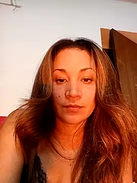 Snapshot of dulcessecretos chatting on December 4, 2025, 11:37 pm dulcessecretos online show from December 4, 2025, 11:37 pm