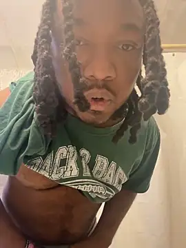 Snapshot of therealredx chatting on October 25, 2025, 2:39 pm therealredx online show from October 25, 2025, 2:39 pm