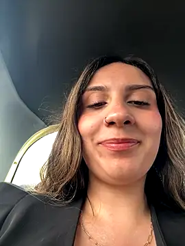 sarah honey   online show from November 6, 2025, 1:37 pm