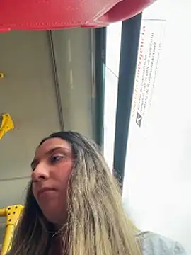 sarah honey   online show from November 23, 2025, 3:44 pm