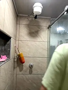 sarah honey   online show from November 15, 2025, 2:21 pm