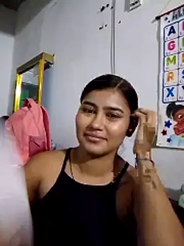 lindalatina11 online show from October 30, 2025, 12:53 am