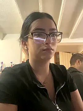 Kloe Novoa online show from December 1, 2025, 1:23 pm